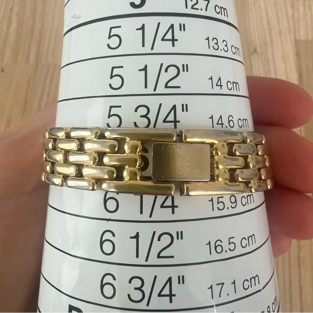 Citizen elegance ladies black dial gold tone dress watch NEW BATTERY